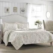 Amberley Biscuit Quilt Set