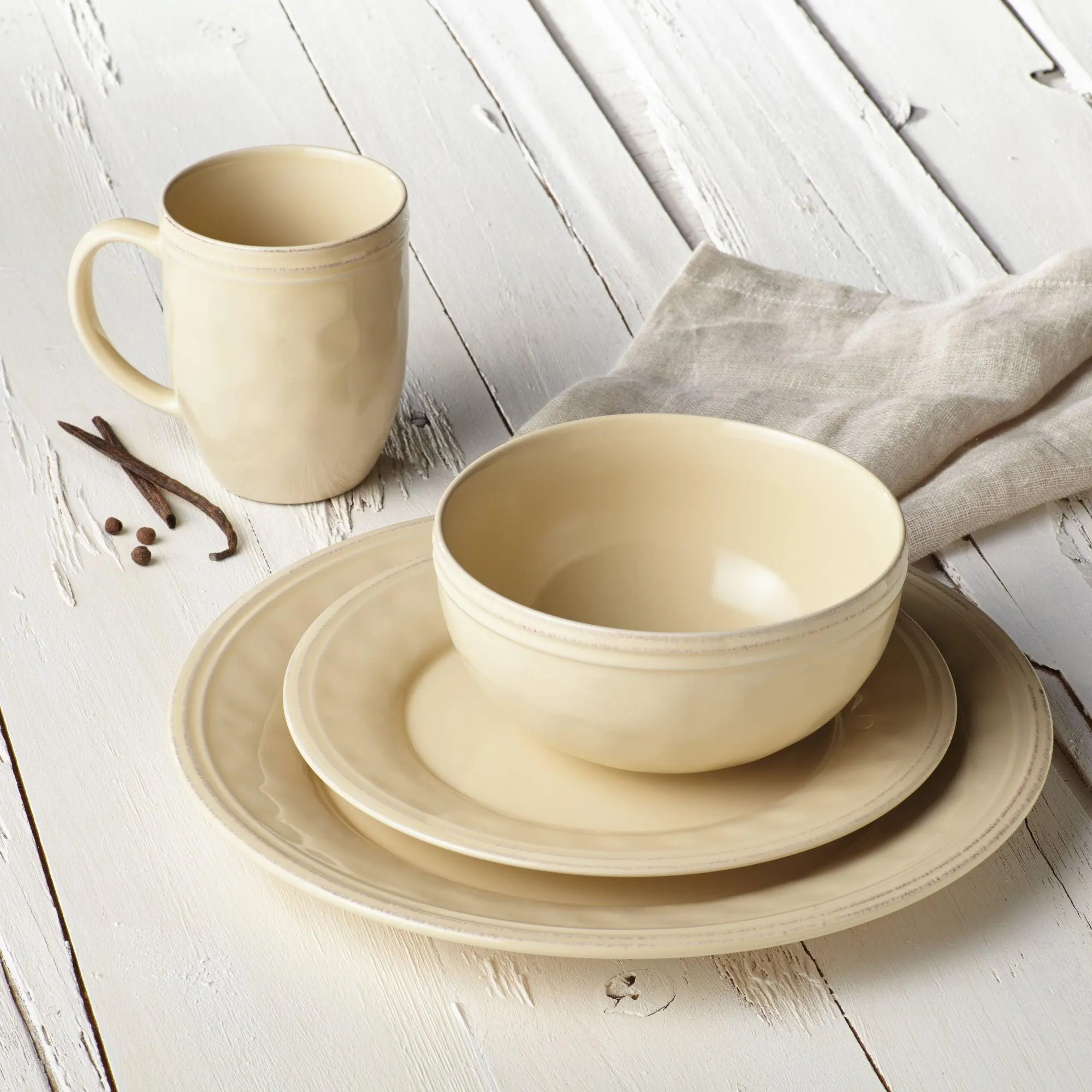 Cucina 16-Piece Dinnerware Set