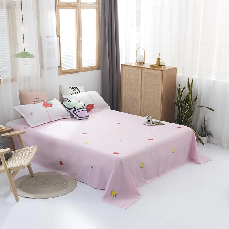 Harajuku Strawberry White & Pink Bedding Set