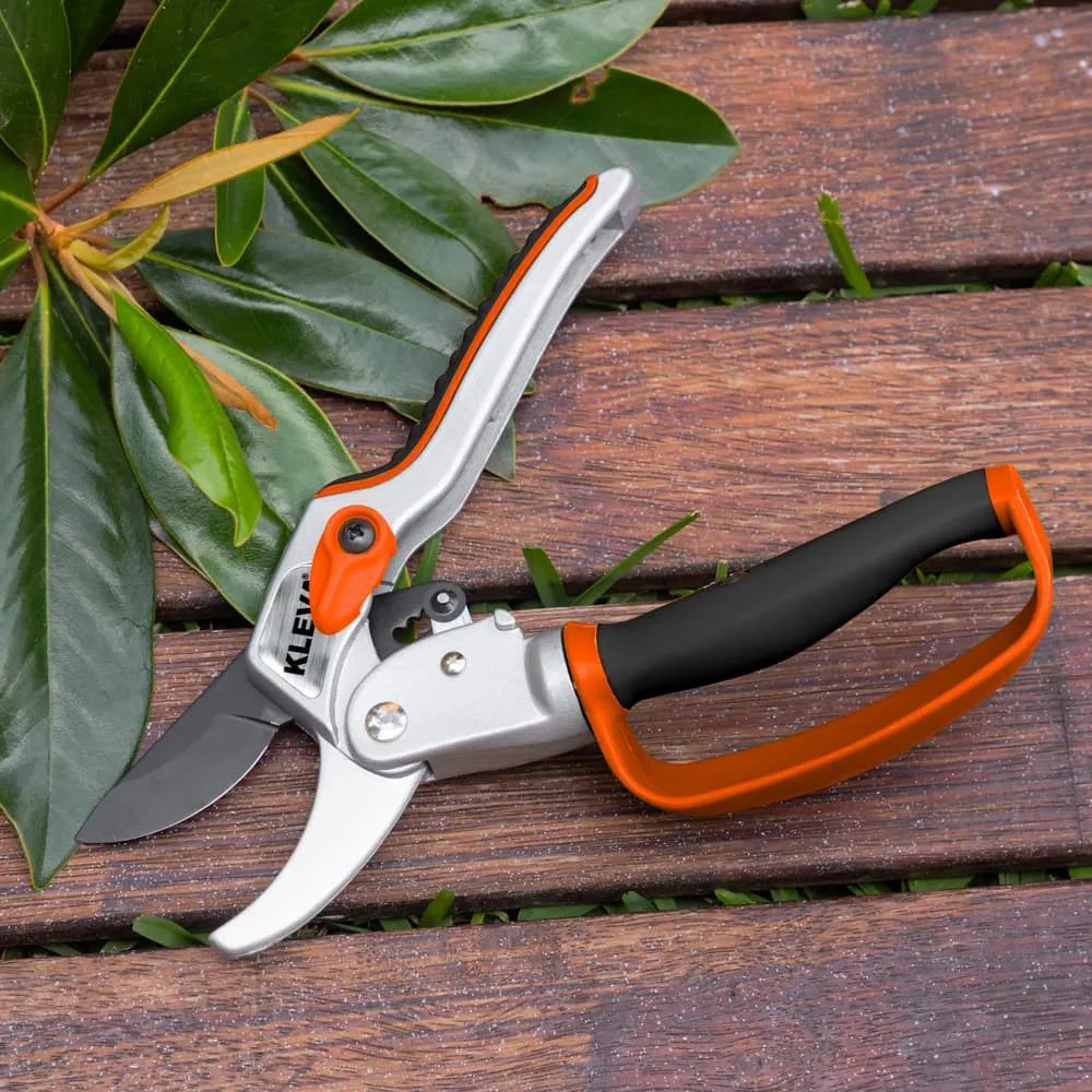 Kleva Precision Pruners - Auto-Rotating Ratchet Shears For All Garden Pruning