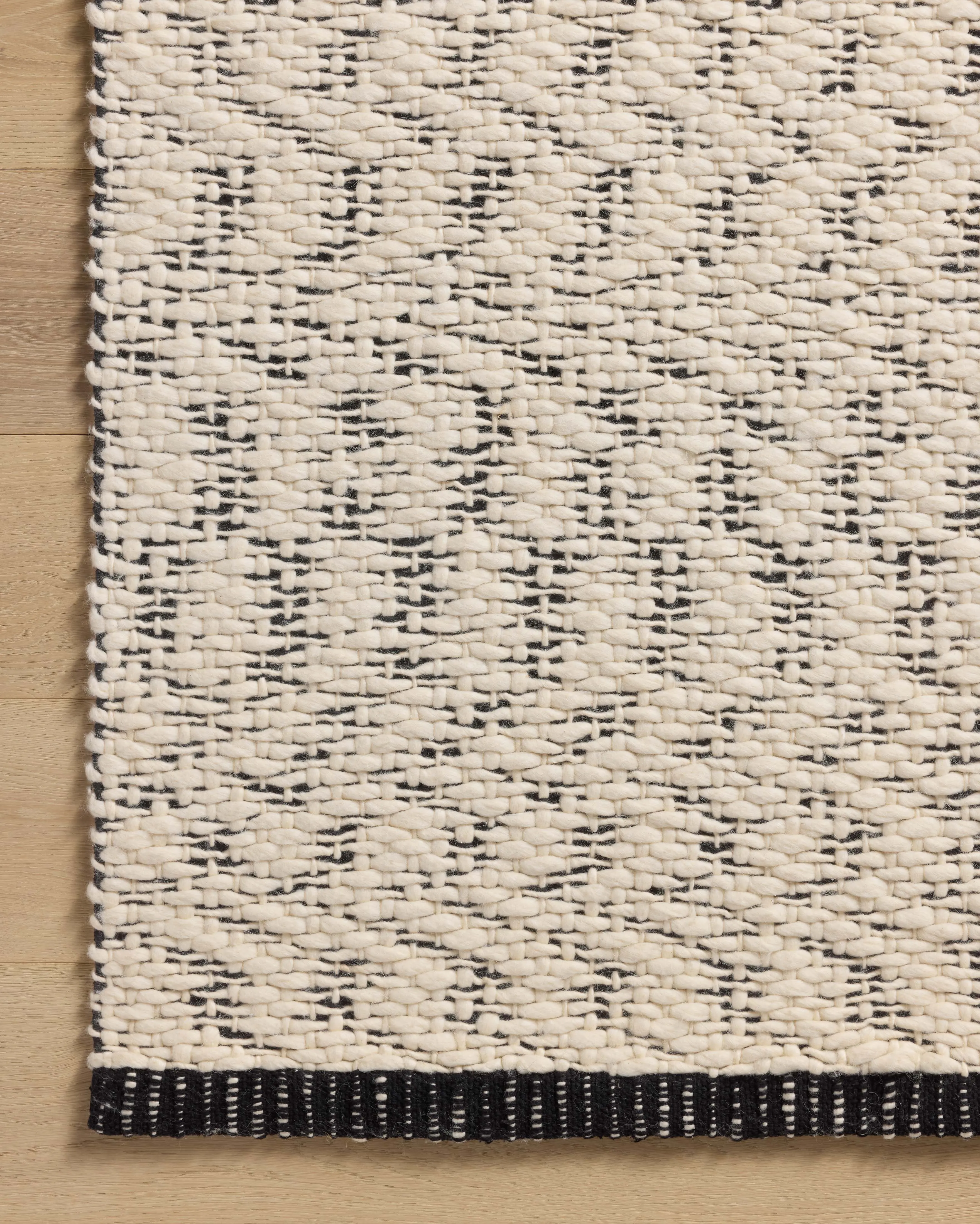 Magnolia Home Betty 01 Ivory/Black Rug