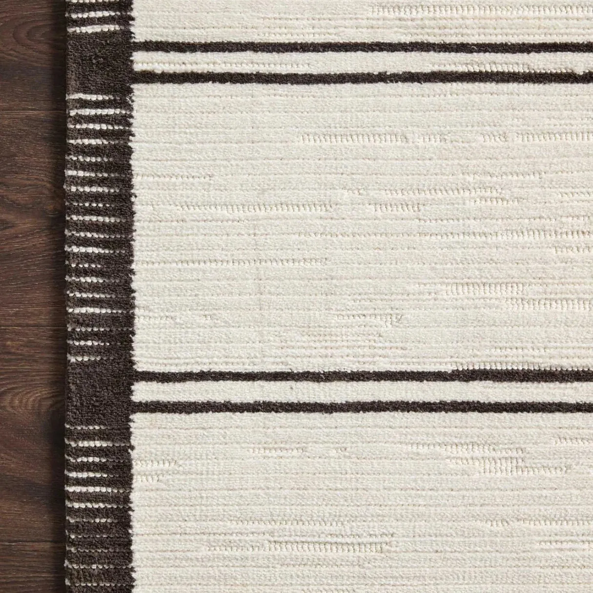 Magnolia Home By Joanna Gaines × Loloi Logan - LOG-02 White / Mocha Rug