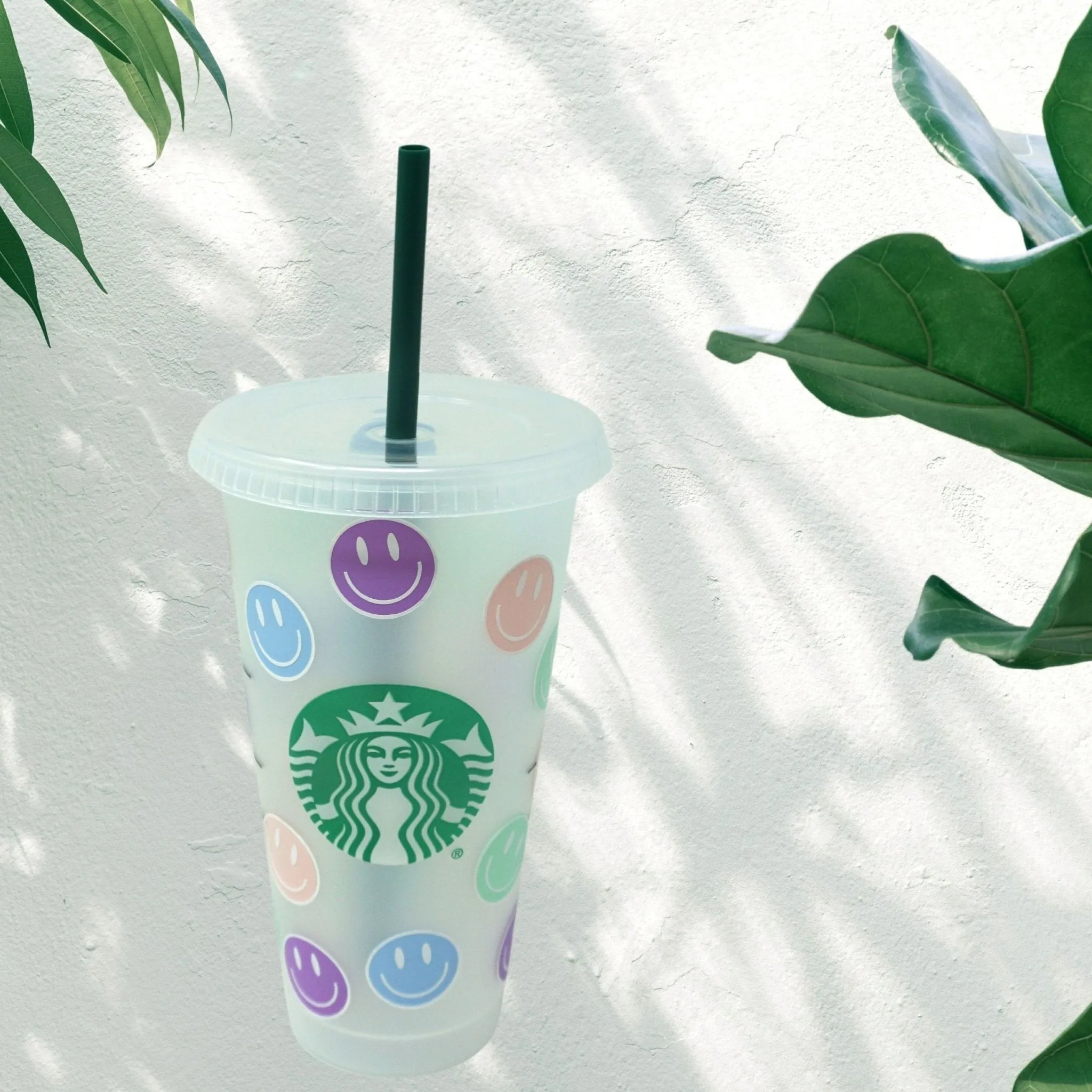 Venti 24oz Retro Smiley Face Design Starbucks Reusable Cup